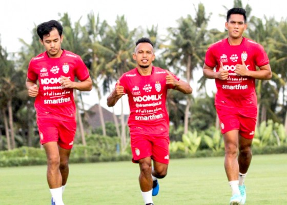 Nusabali.com - bali-united-boyong-23-pemain-ke-vietnam
