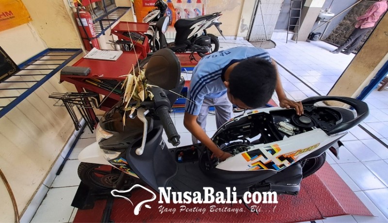 www.nusabali.com-smkn-1-denpasar-punya-bengkel-motor-sendiri-biaya-lebih-murah-warga-sekolah-terbantu