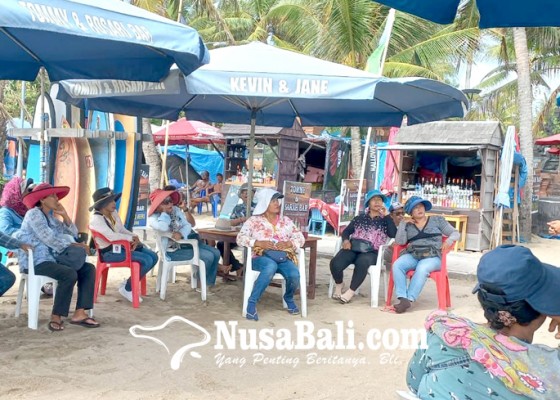 Nusabali.com - pengurus-pantai-legian-ajak-pedagang-jaga-citra-pariwisata