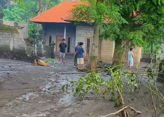 Nusabali.com - banjir-17-rumah-tergenang-lumpur