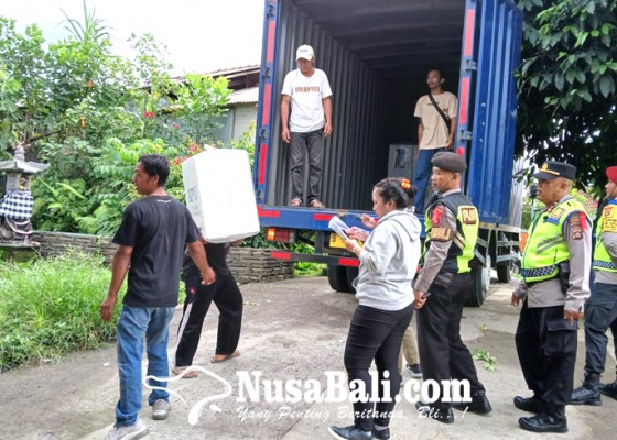 Nusabali.com - kpu-salurkan-logistik-pemilu-ke-49-desa