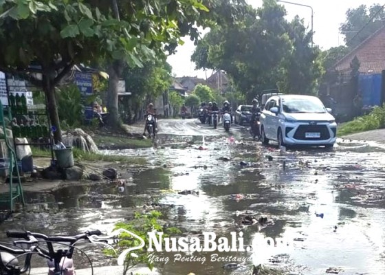 Nusabali.com - warga-keluhkan-genangan-air-di-jalan-tojan-takmung