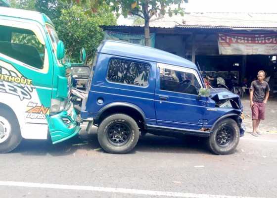 Nusabali.com - empat-kendaraan-terlibat-kecelakaan-di-lalanglinggah