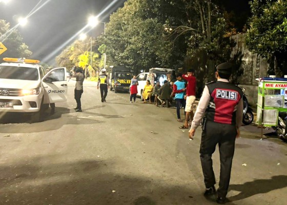 Nusabali.com - nongkrong-hingga-larut-malam-abk-dibubarkan-polisi