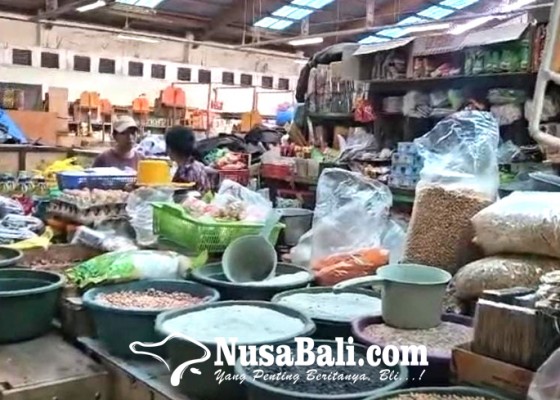 Nusabali.com - pemkab-klungkung-gelar-pasar-murah-di-desa-nyalian