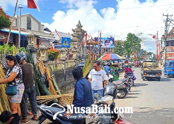 Nusabali.com - jelang-galungan-pasar-kidul-menggeliat