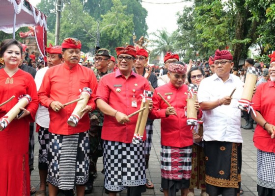 Nusabali.com - bupati-sanjaya-buka-festival-ogoh-ogoh-singasana-2024