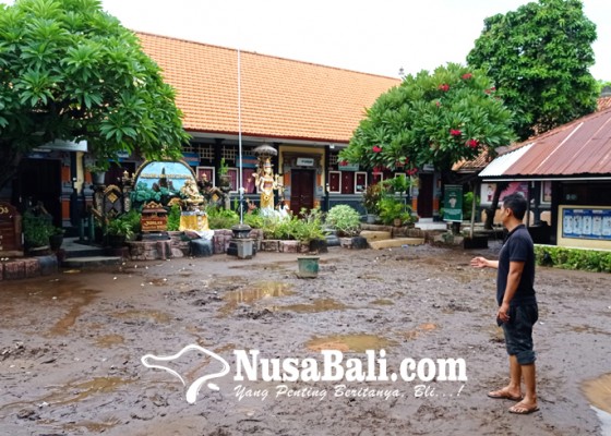 Nusabali.com - sdn-3-bungkulan-terendam-lumpur