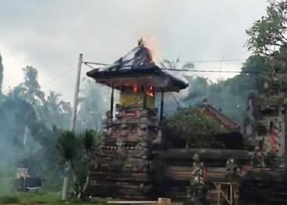 Nusabali.com - pura-dalem-tenggaling-terbakar