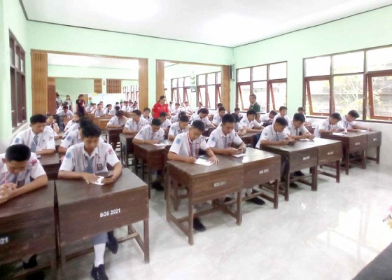 Nusabali.com - ratusan-siswa-berebut-jadi-paskibraka