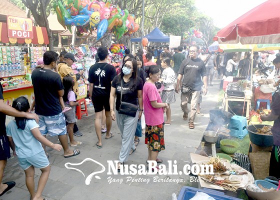 Nusabali.com - 34-pelaku-umkm-meriahkan-festival-seni-budaya-desa-adat-kuta