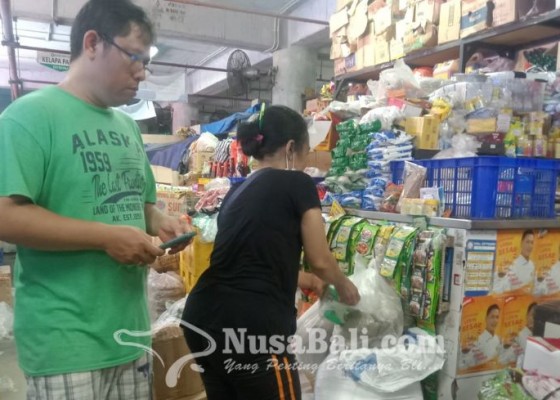 Nusabali.com - harga-beras-di-denpasar-terus-turun