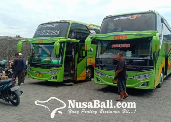 Nusabali.com - po-bus-di-denpasar-sudah-sibuk-layani-pemesanan-tiket-mudik