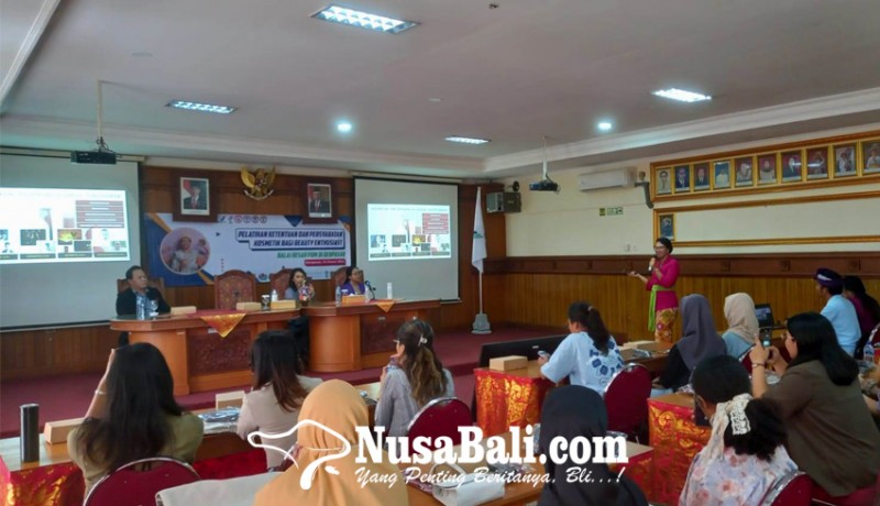 www.nusabali.com-influencer-bali-dapat-pelatihan-keamanan-kosmetik