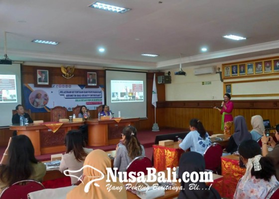 Nusabali.com - influencer-bali-dapat-pelatihan-keamanan-kosmetik