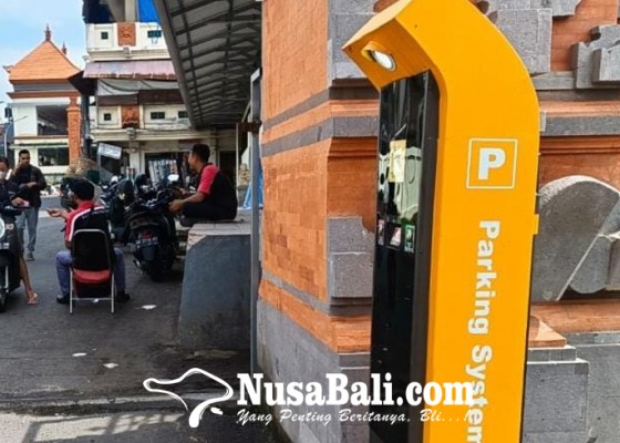 Nusabali.com - pasar-tematik-semarapura-masih-terapkan-parkir-manual