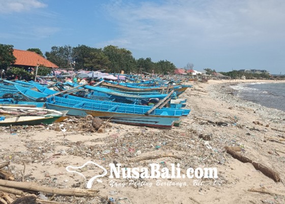 Nusabali.com - cuaca-buruk-nelayan-kedonganan-tak-melaut