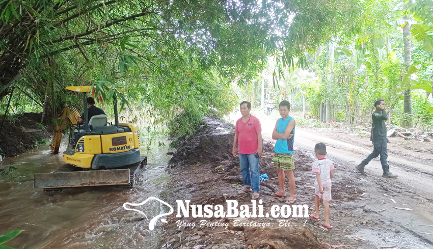 www.nusabali.com-dinas-putr-temukan-dugaan-bangunan-caplok-sempadan-sungai
