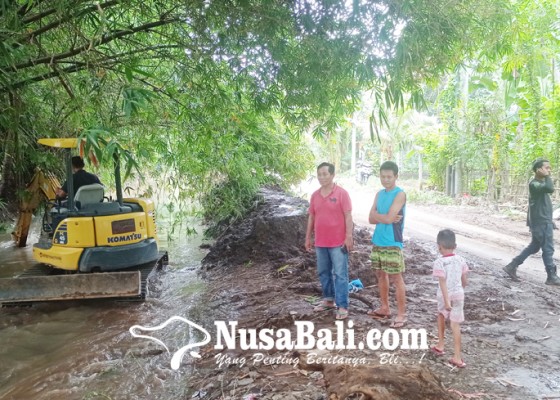 Nusabali.com - dinas-putr-temukan-dugaan-bangunan-caplok-sempadan-sungai