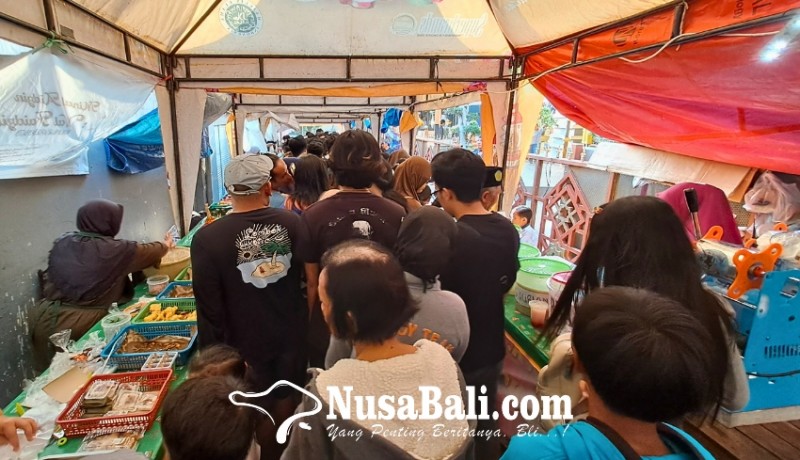 www.nusabali.com-bazar-ramadan-kampung-jawa-denpasar-diserbu-pengunjung