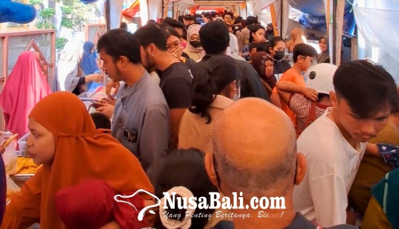 www.nusabali.com-dipicu-war-takjil-jalur-pengunjung-bazar-ramadan-kampung-jawa-denpasar-akan-dibuat-satu-arah