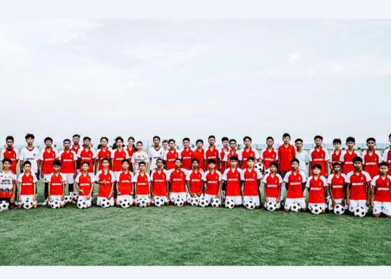 Nusabali.com - latihan-perdana-bali-united-academy-dikuti-160-peserta