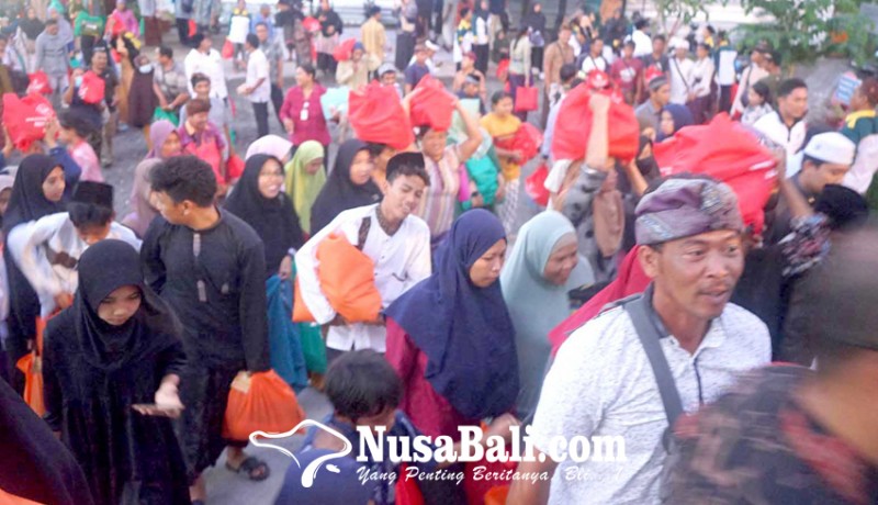 www.nusabali.com-kemenag-gelar-festival-ramadhan-berbagi-1250-paket-sembako