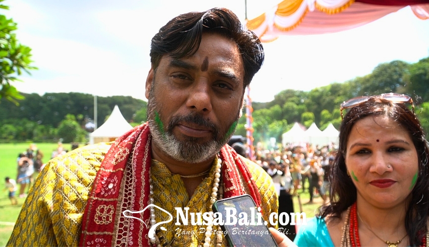 www.nusabali.com-sanjay-kumar-sharma-dkk-tampilkan-tarian-khas-perayaan-holi-di-denpasar