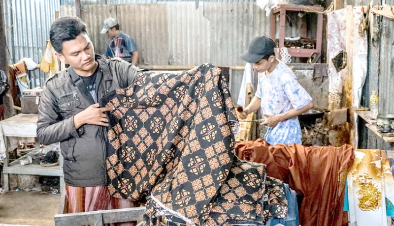 www.nusabali.com-produksi-sarung-batik-di-pekalongan