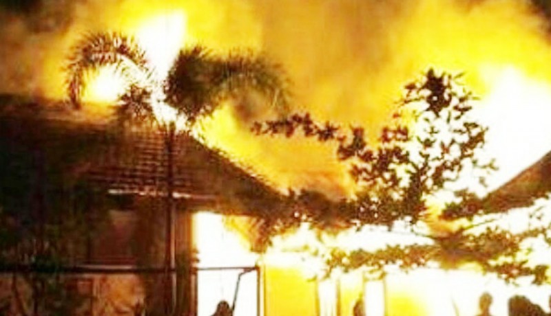 www.nusabali.com-7-sd-di-palangka-raya-diduga-dibakar