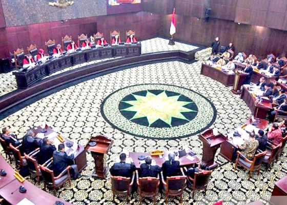 Nusabali.com - mahkamah-konstitusi-pertimbangkan-permintaan-panggil-empat-menteri-jadi-saksi
