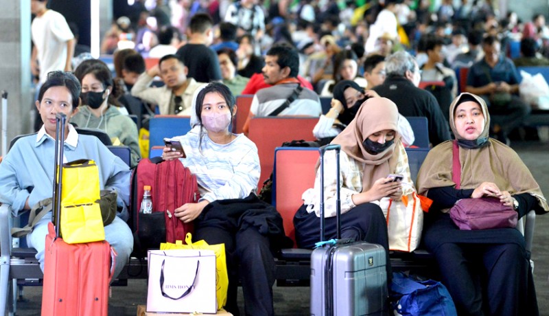 www.nusabali.com-72000-penumpang-padati-bandara-ngurah-rai