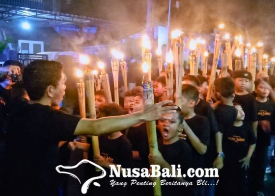 Nusabali.com - simbol-keharmonisan-di-bali-malam-takbiran-di-kampung-islam-kepaon-dimeriahkan-baleganjur