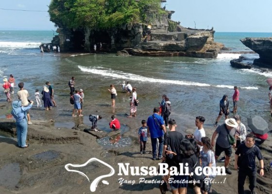 Nusabali.com - tanah-lot-sajikan-acara-khusus-saat-libur-lebaran-targetkan-7000-wisatawan-per-hari