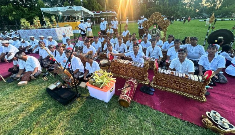 www.nusabali.com-sekaa-gong-catur-eka-swara-sandhi-meriahkan-perayaan-tumpek-krulut-di-kota-denpasar