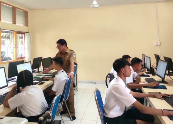 Nusabali.com - 24-pelajar-slbn-1-badung-jalani-ujian-akhir