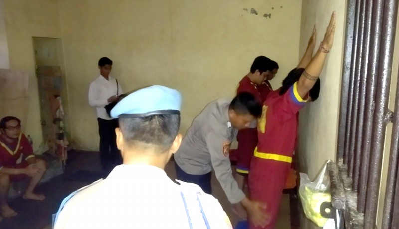 www.nusabali.com-dir-tahti-sidak-tahanan-polres-bangli