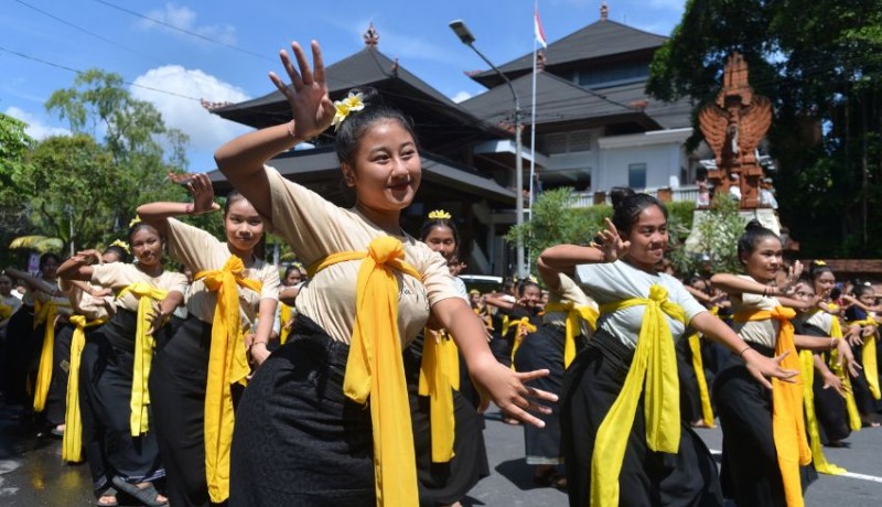 www.nusabali.com-international-dance-day-celebrated-in-bali-with-thousands-of-dancers