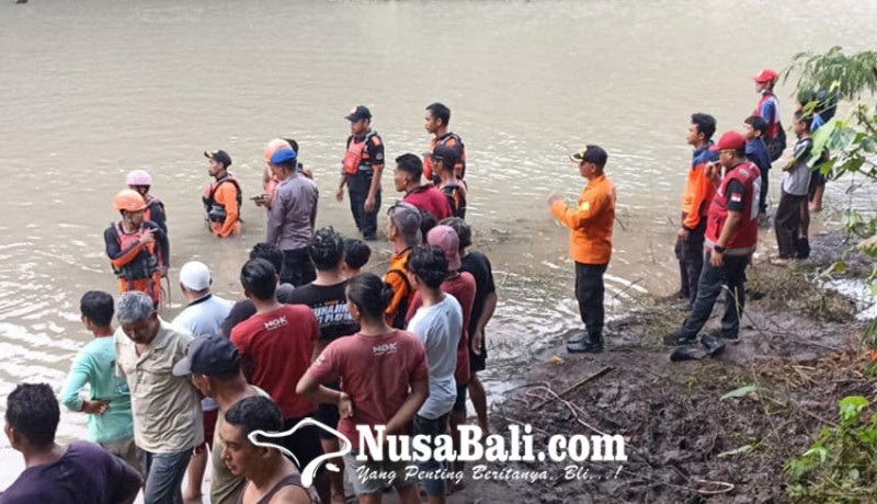 www.nusabali.com-nekat-menyeberangi-sungai-siswa-mts-tewas-tenggelam