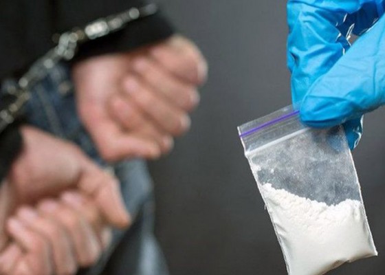 Nusabali.com - selundupkan-200-gram-kokain-bule-ukraina-diringkus-di-bandara