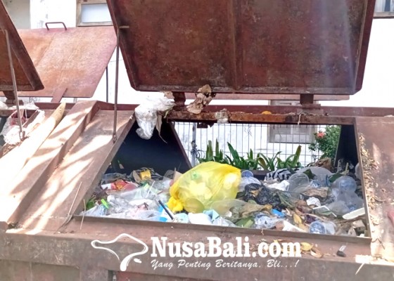 Nusabali.com - sampah-campur-tercecer-di-jalan