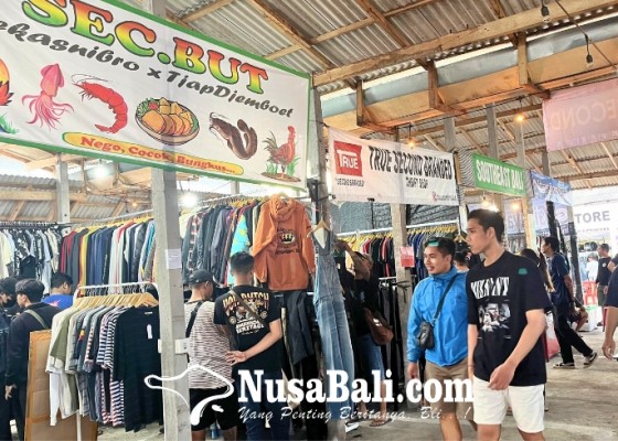 Nusabali.com - akhir-pekan-pengunjung-serbu-thrift-bali-island-di-sukawati