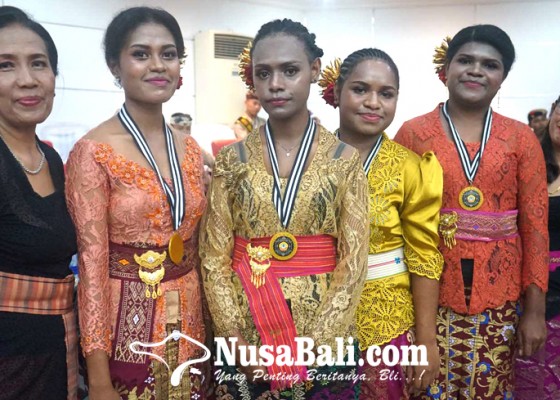 Nusabali.com - 4-siswa-papua-ingin-kuliah-di-bali