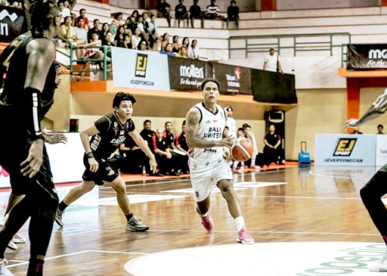 Nusabali.com - bali-united-basketball-kalahkan-pacific-caesar