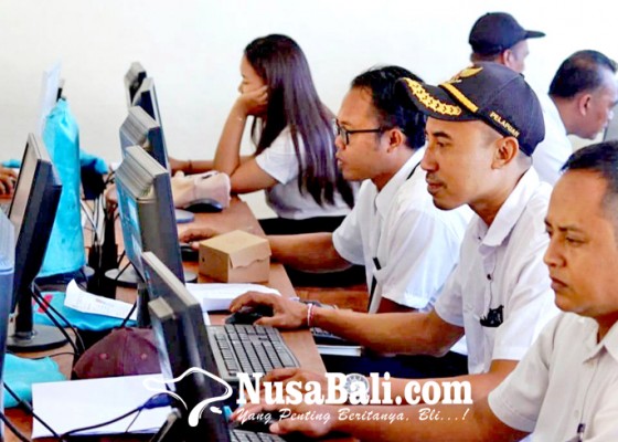 Nusabali.com - ratusan-calon-anggota-pps-ikuti-cat