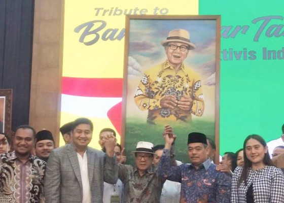 Nusabali.com - akbar-tandjung-dianugerahi-penghargaan-maestro-aktivis-nasional