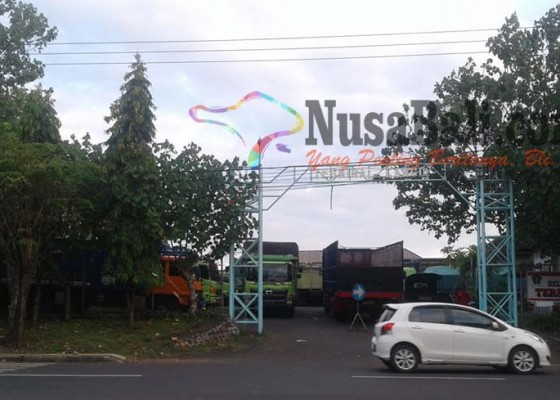 Nusabali.com - terminal-kargo-negara-overload