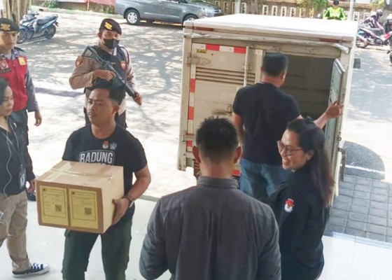 Nusabali.com - polres-badung-kawal-ketat-pendistribusian-surat-suara