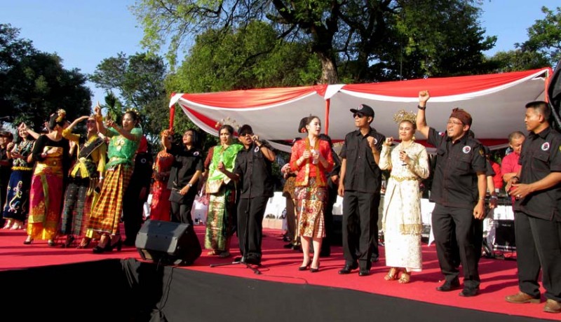 www.nusabali.com-deklarasi-banteng-indonesia-diisi-konser-gita-mahardika
