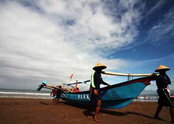 Nusabali.com - program-asuransi-nelayan-terkendala-kta